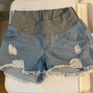 Flattering Maternity Jean Short -Ordered off Amazon -